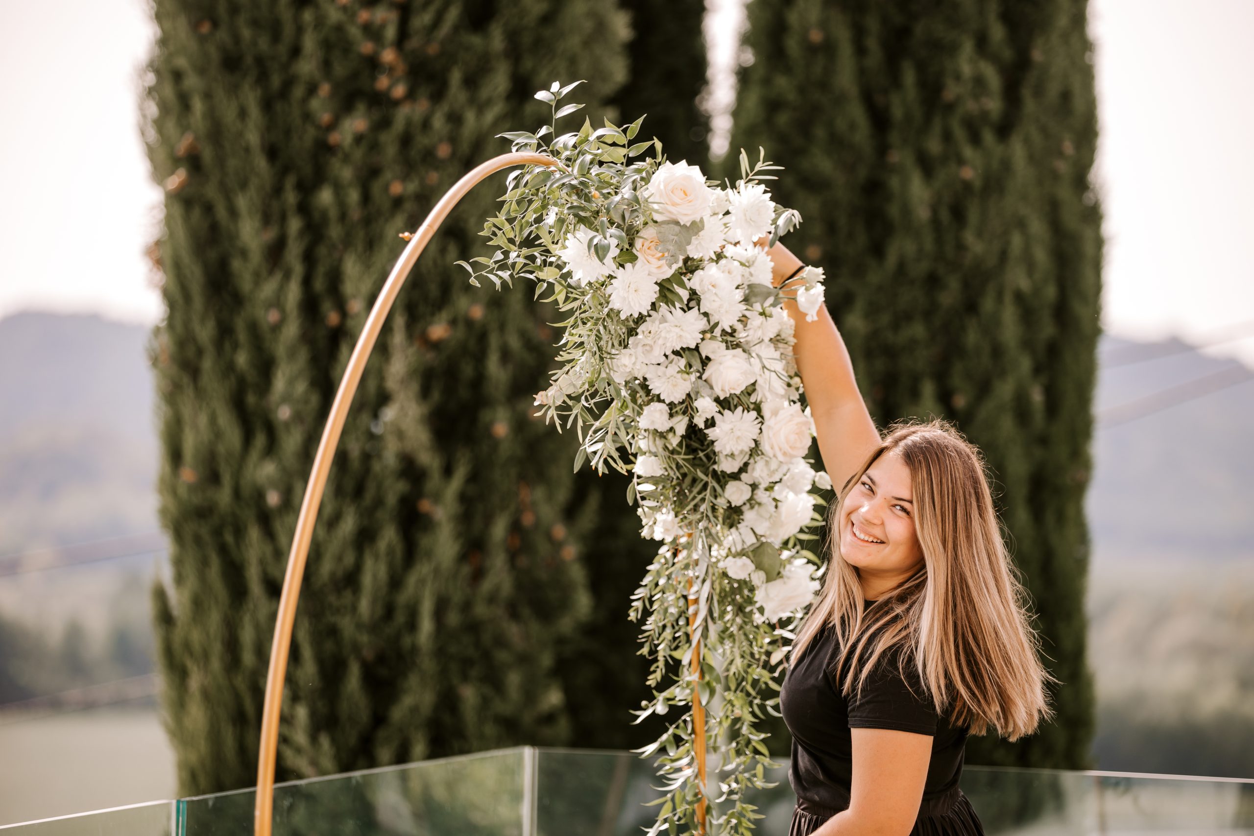 Kaja doda vedno piko na i vsem lokom in stojalom.
