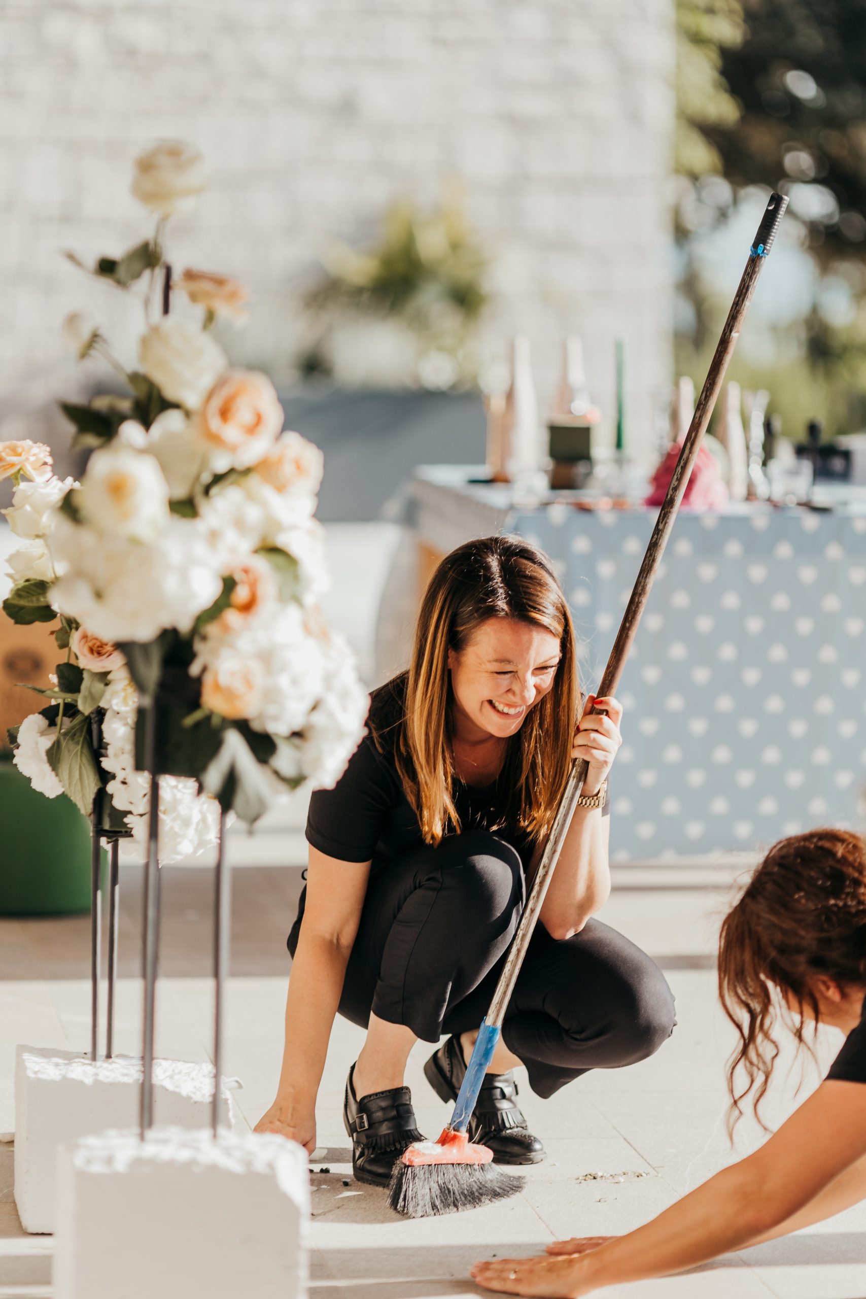 Vedno vemo, kje so metle in smetišnice na lokaciji.