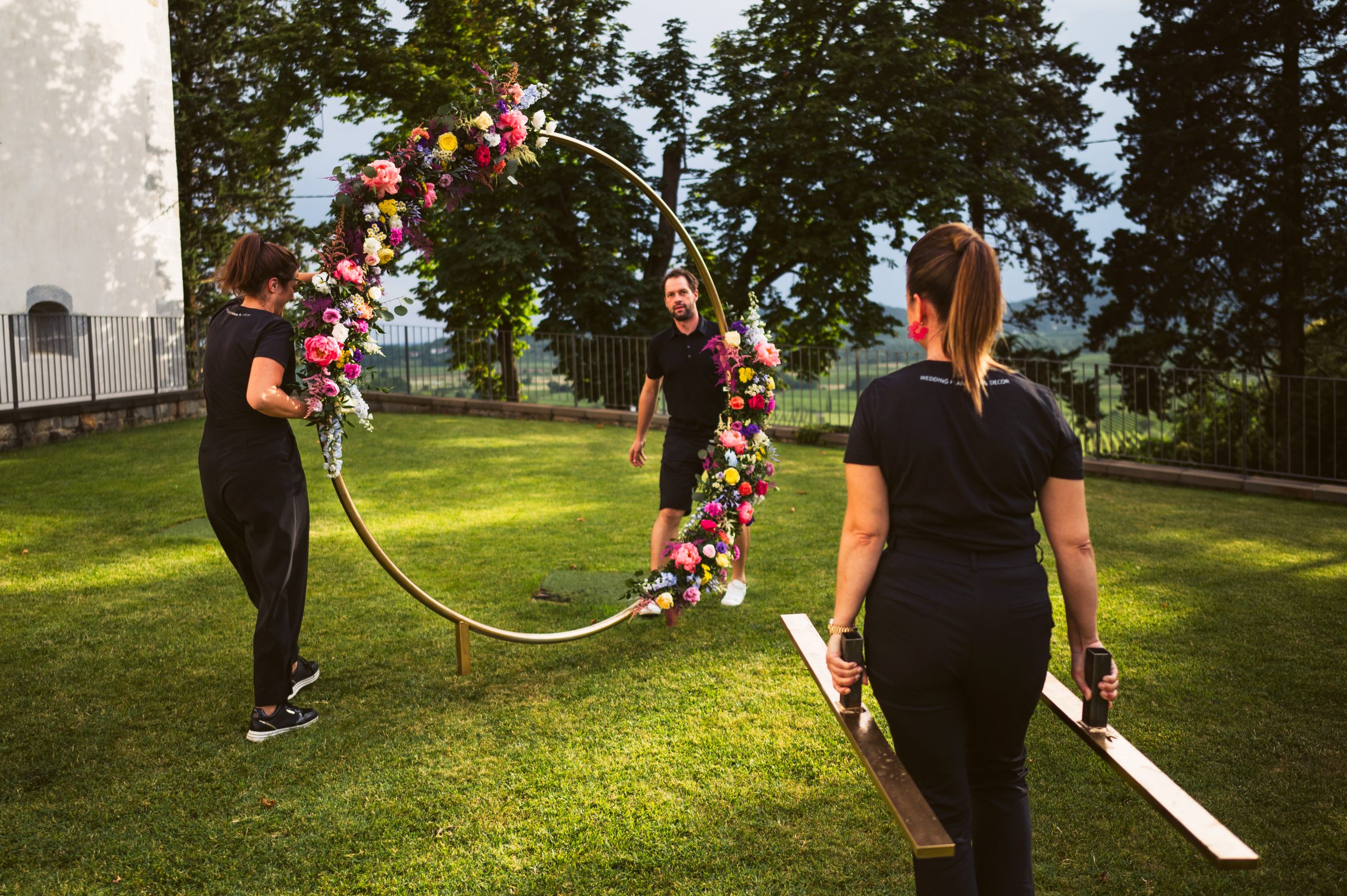 Prenašamo dekoracijo.